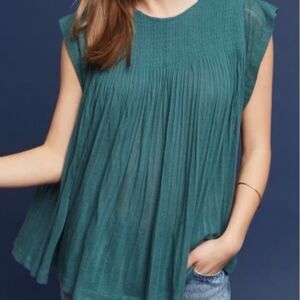 Anthropologie Akemi + Kin forest green smocked swing top small